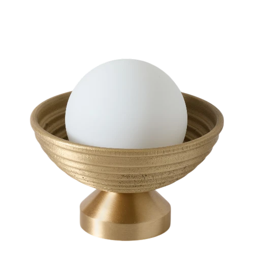 Lampe à poser Eos Bert Frank, laiton brossé coulé au sable, globe dépoli, éteinte ArtiDesign